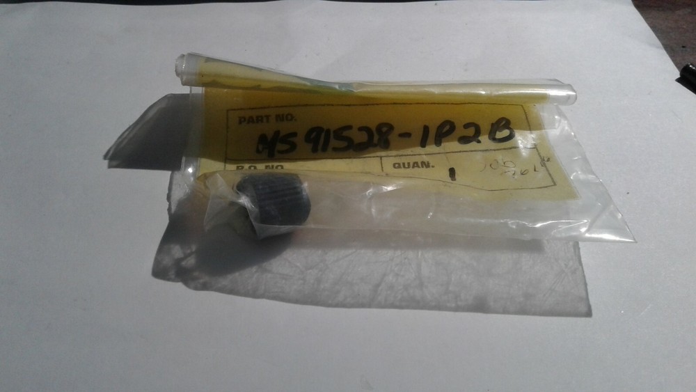 (1 pc) MS91528-1P2B, KNOB , MIL SPEC