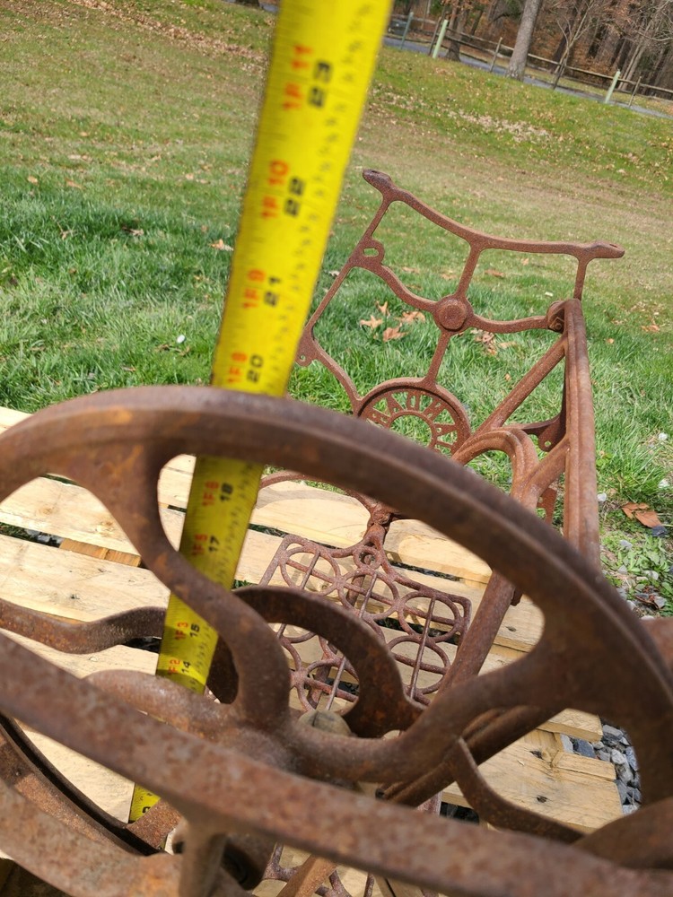 Antique Standard Cast Iron Legs Short Base Treadle Sewing Machine Table Base