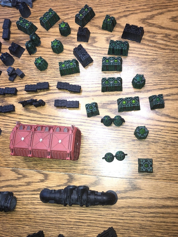 Warhammer 40k Terrain And Bits Lot