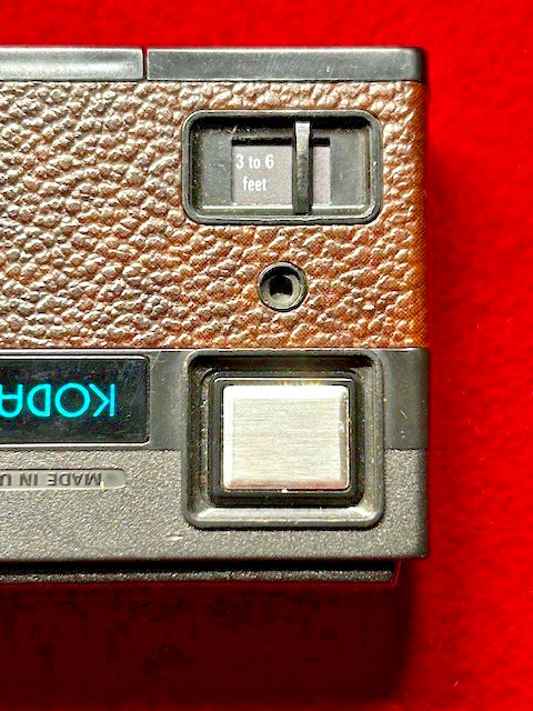 Vintage Kodak Trimlite Instamatic 38 Camera With Flash & Case Untested