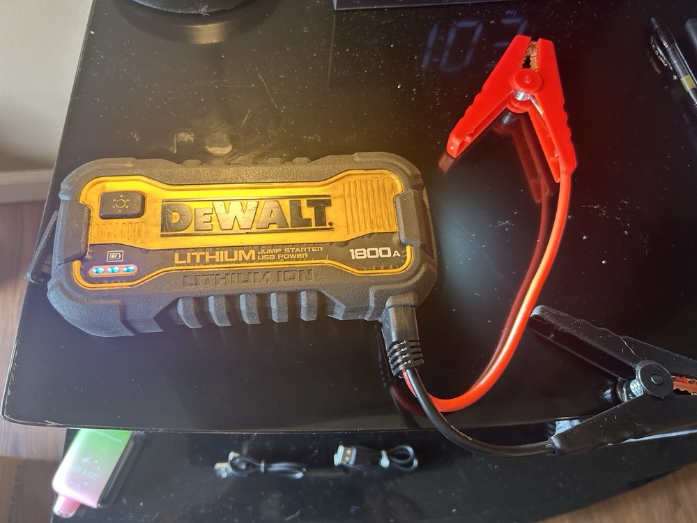 DEWALT 1800 Amp Jump Starter