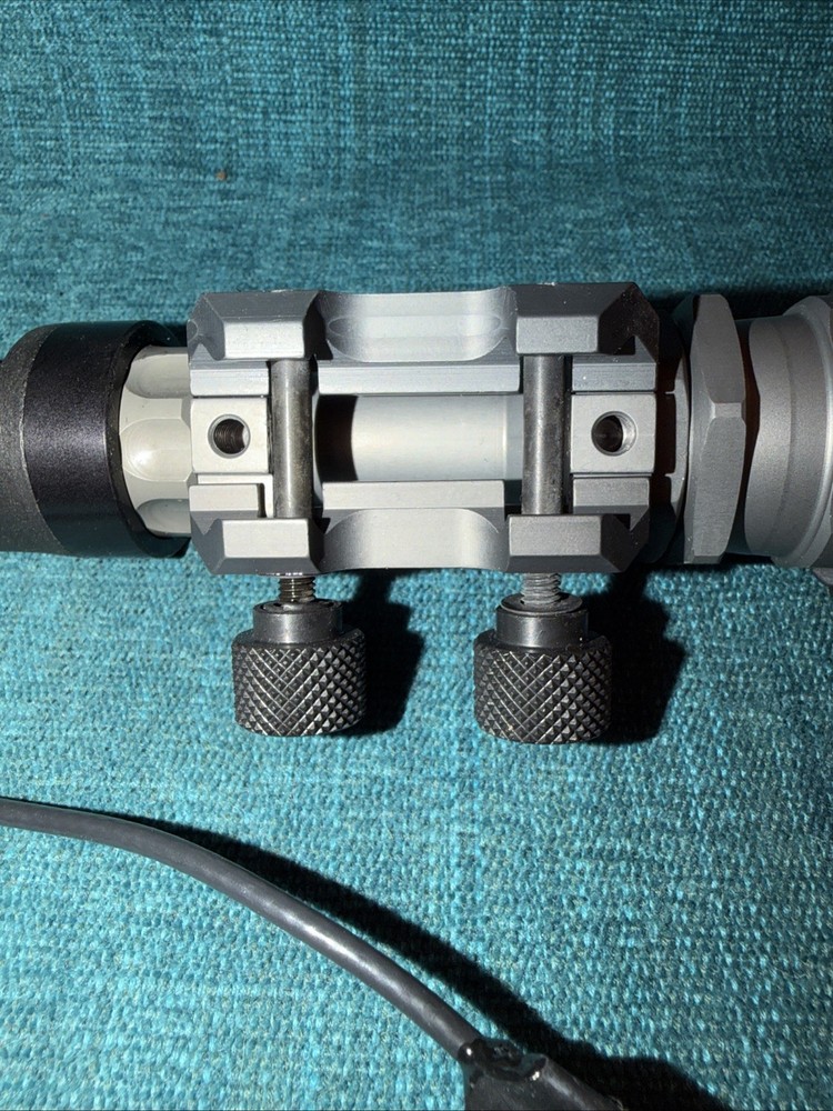 SUREFIRE Tactical Light System With Mount and pressure switch-new