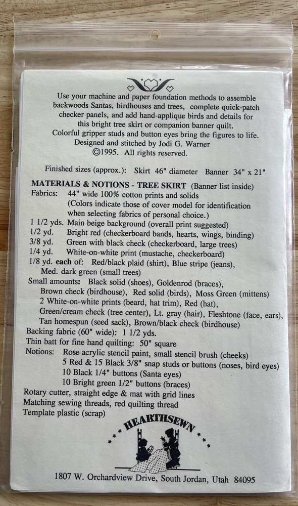 Birdseed Santa Tree Skirt & Banner Quilt Pattern from Hearthsewn Patterns