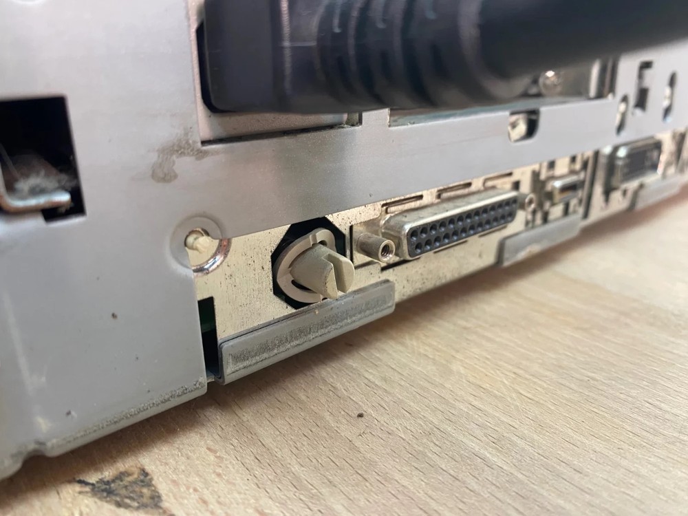 Apple Power Macintosh 7100/66AV M2391 - Untested - Powers On