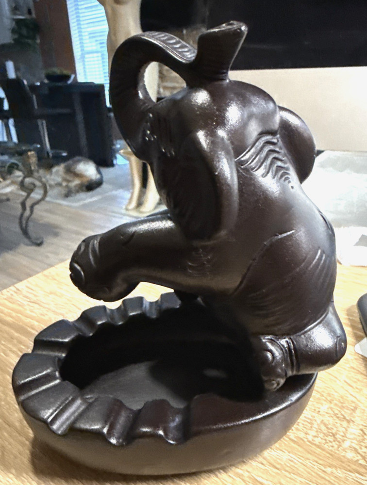 Binh Minh Ceramic Brown Dard Elephant Ashtray s12