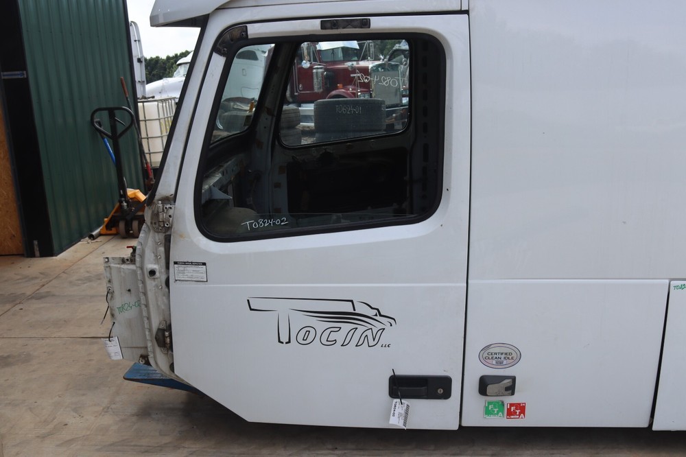 2013VOLVO VNL FRONT LEFT DRIVER SIDE DOOR SHELL PANEL W/ GLASS OEM