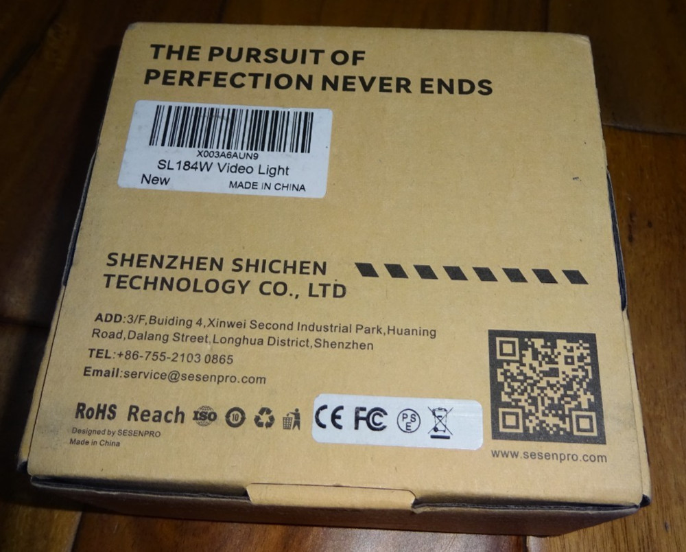 SESENPRO SL184W VIDEO LIGHT....NEW