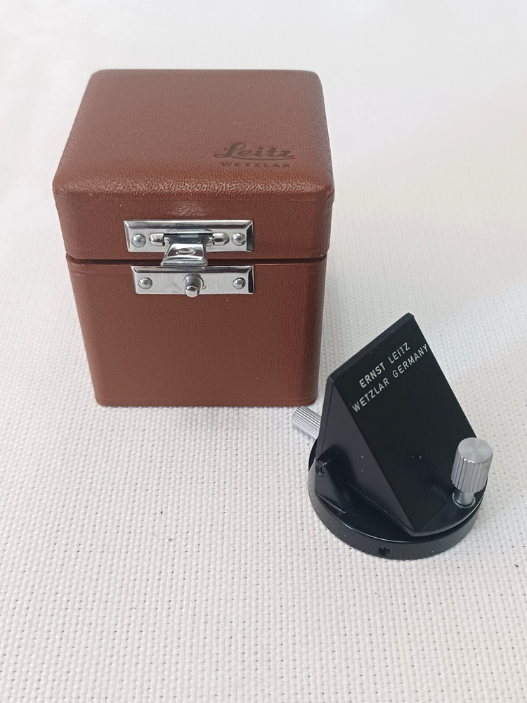 Ernst Leitz Right Angle Micrscope Projector with Box