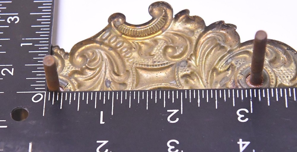 2 MATCHING VINTAGE DECORATIVE PRESS BRASS DRAWER PULL / HANDLE