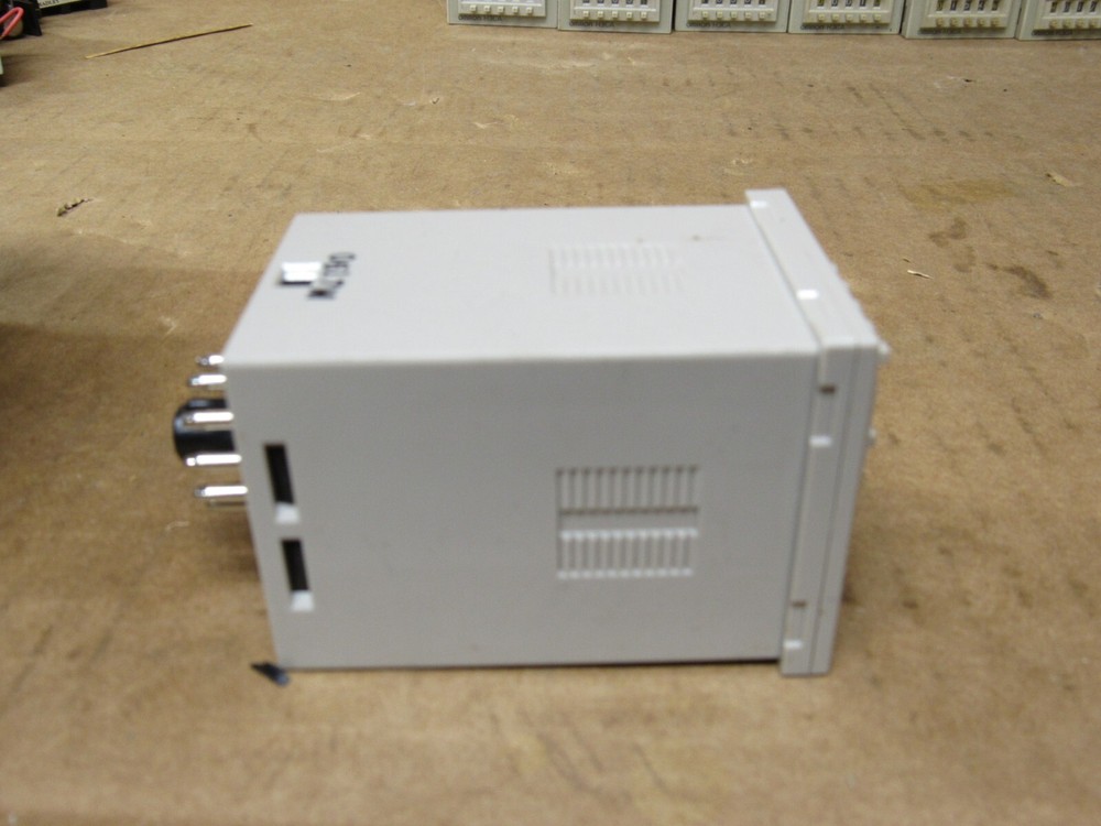 Omron H3CA-A Timer 24-240V AC/VDC
