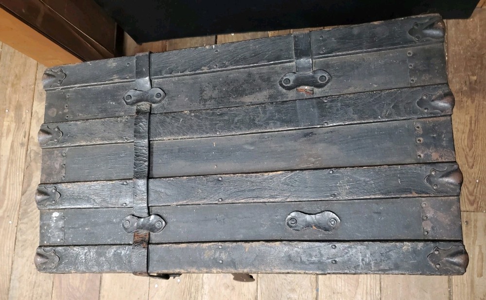 Vintage STEAMER TRUNK Storage Chest W/ wheels