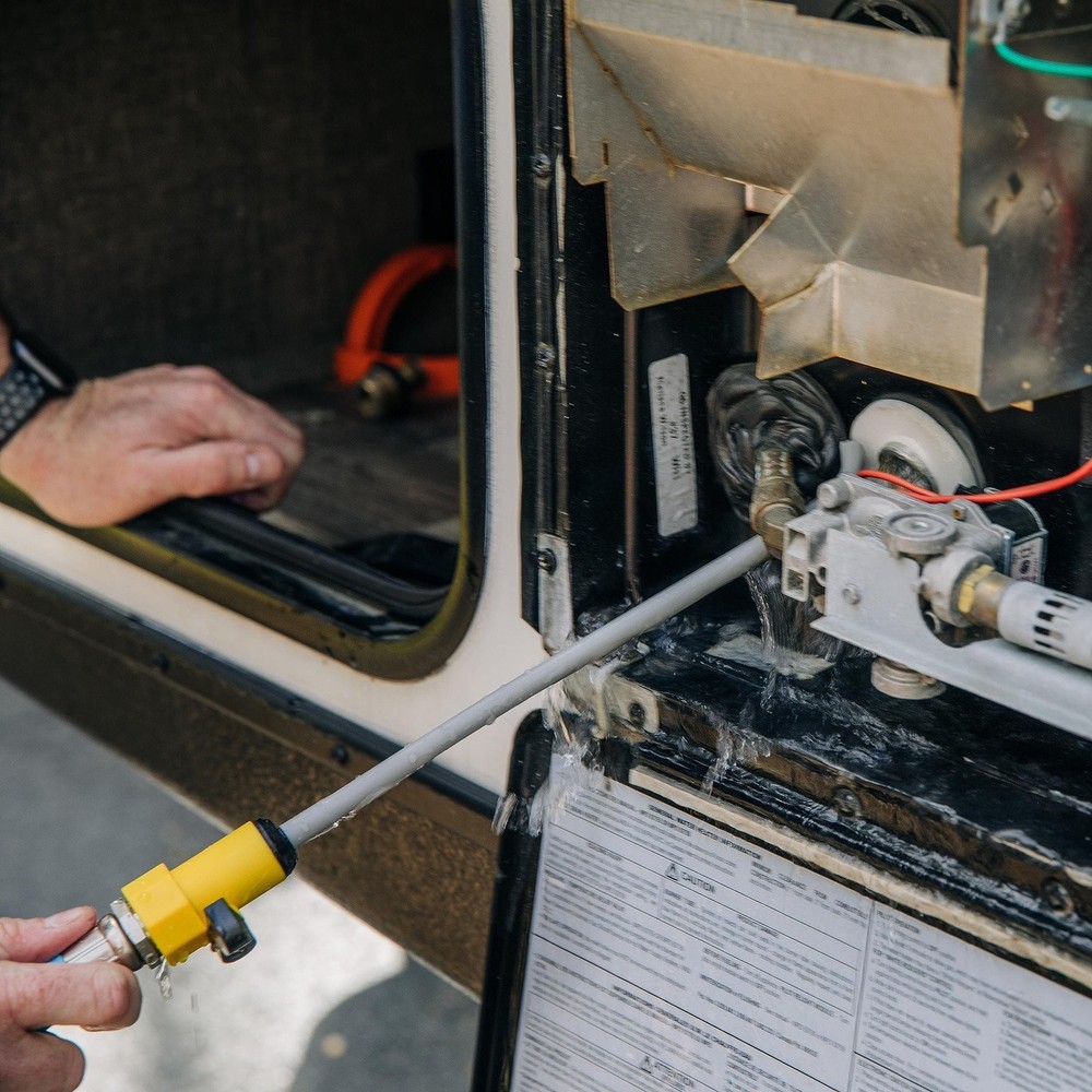 Camco Camper & RV Water Heater Tank Rinser - Improves Water Heater Function...