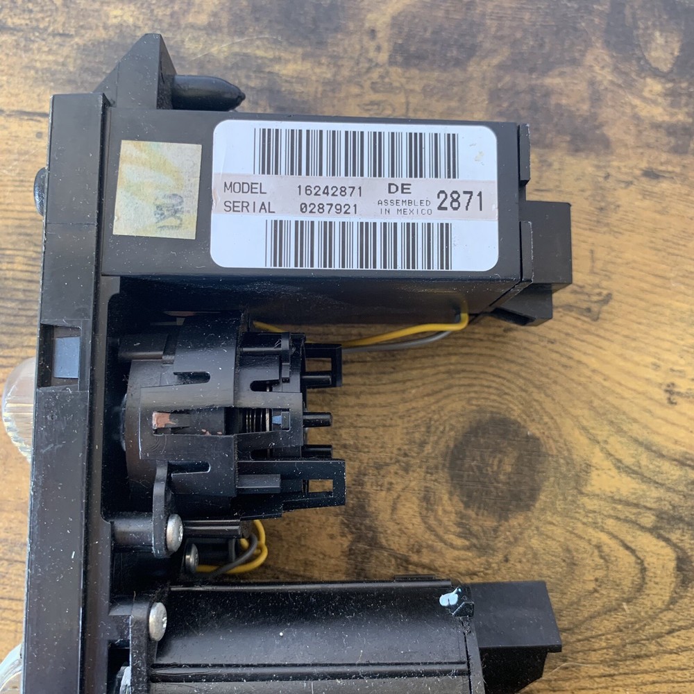 16242871 | GM OEM A/C TEMP CLIMATE CONTROL PANEL UNIT SWITCH BUTTONS