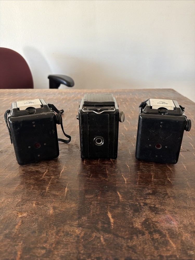 Vintage Argus Argoflex Seventy-five Camera with Flash Untested