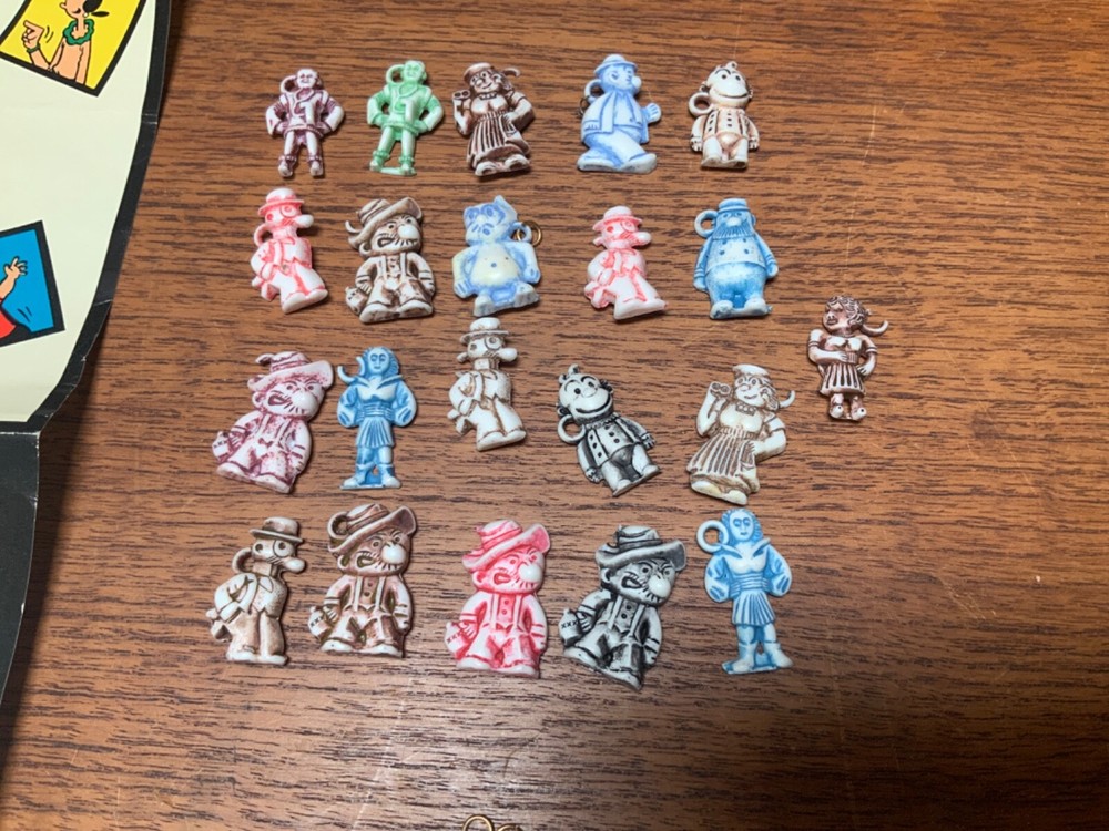 1954 Prevue Products Comic Strip Charm Set