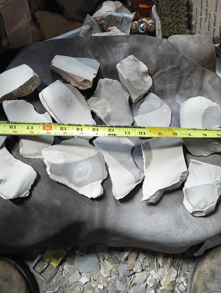 Extra Large Flint Flakes ($5.00 Per Lb)
