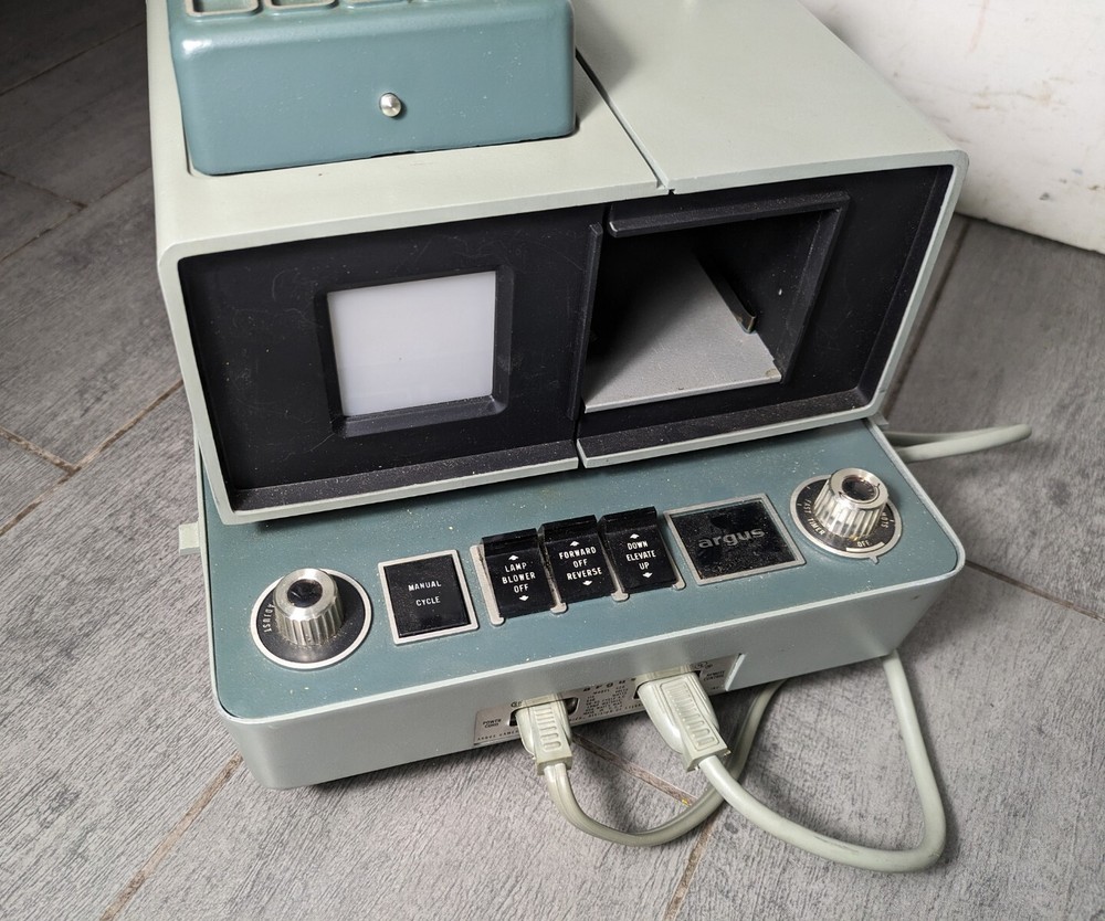 Vintage Argus President (526) Slide Projector (needs bulb)