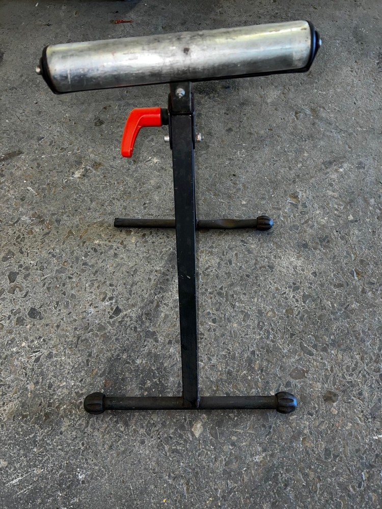 ROLLER STAND WITH TWO LEG SUPPORT ADJUSTABLE HEIGHT 132 LBS CAPACITY