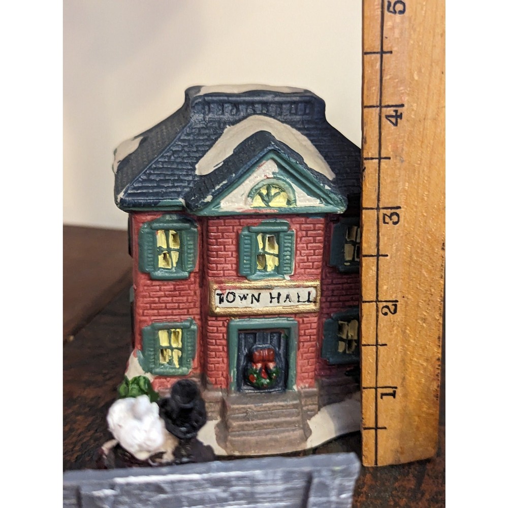 Christmas Village Set - 6 Pieces