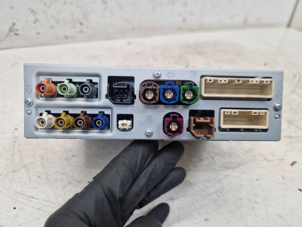 Combined Radio/Navigation System *CODE Not Present! Suitable for Renault