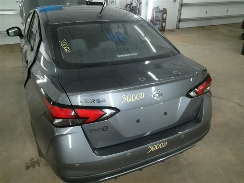 VERSA 2021 High Mounted Stop Light 104569097