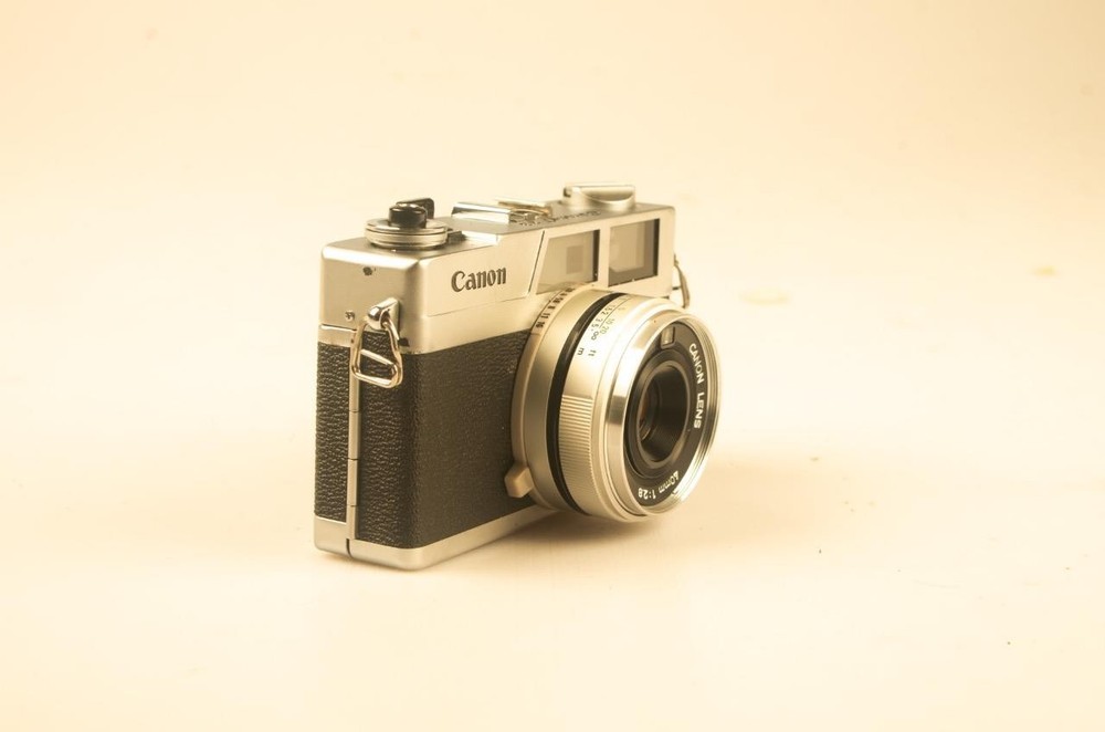 CANON: CANONET 28 RANGEFINDER 35mm CAMERA CIRCA 1971 REF: 8839A
