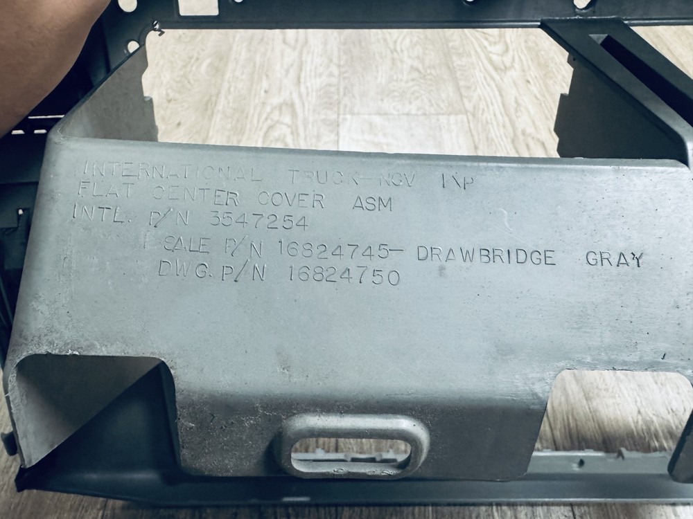 International Dash Panel Trim P/N 3547254