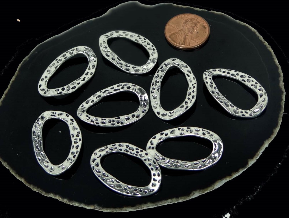 8 Silver Pewter Hammered Wavy Oval Link Ring , two side 28x18mm