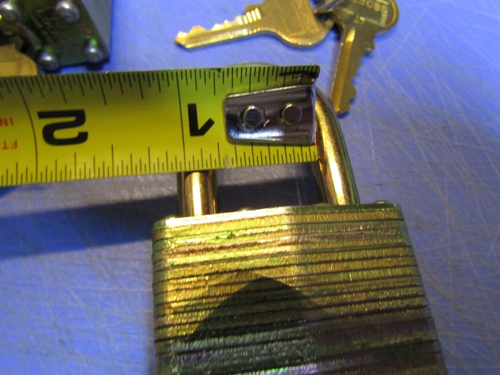 4 Master Lock DG Padlock US SET Keyed Different Hardened Key retained when open