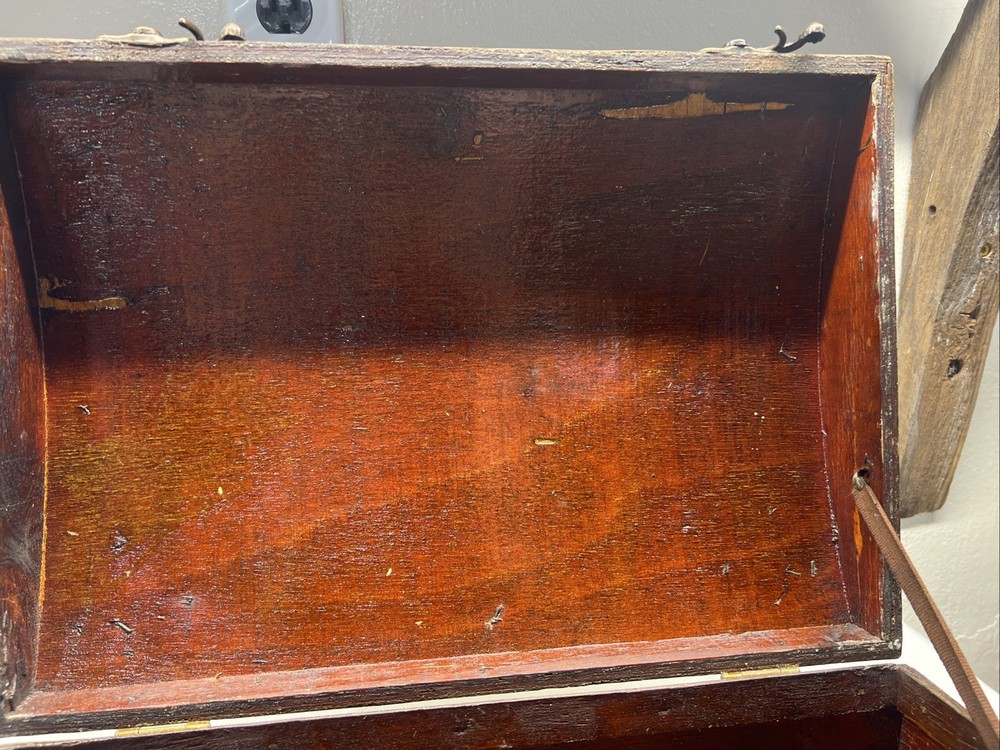 Antique Handheld Travel Chest/trunk