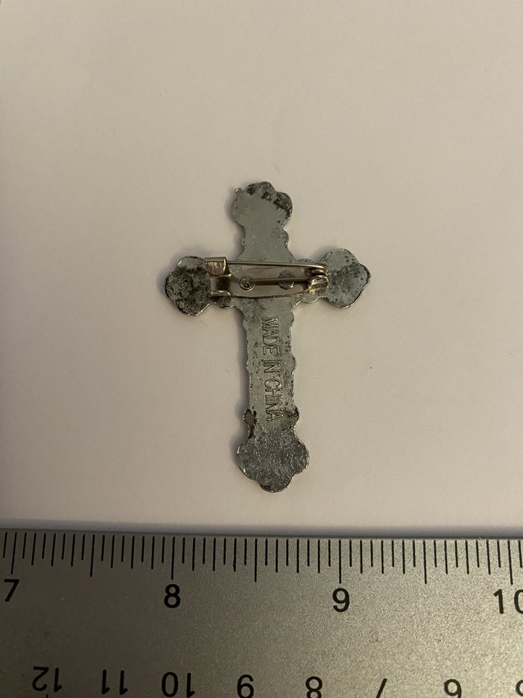 Religious Cross Lapel Pin P147