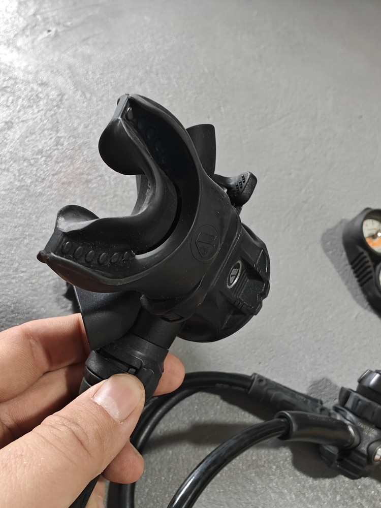 Apeks Flight Scuba Diving Octopus Regulator Rig