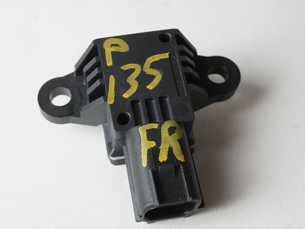 2010-2012 Ford Taurus Fusion Front Passenger Side Sensor