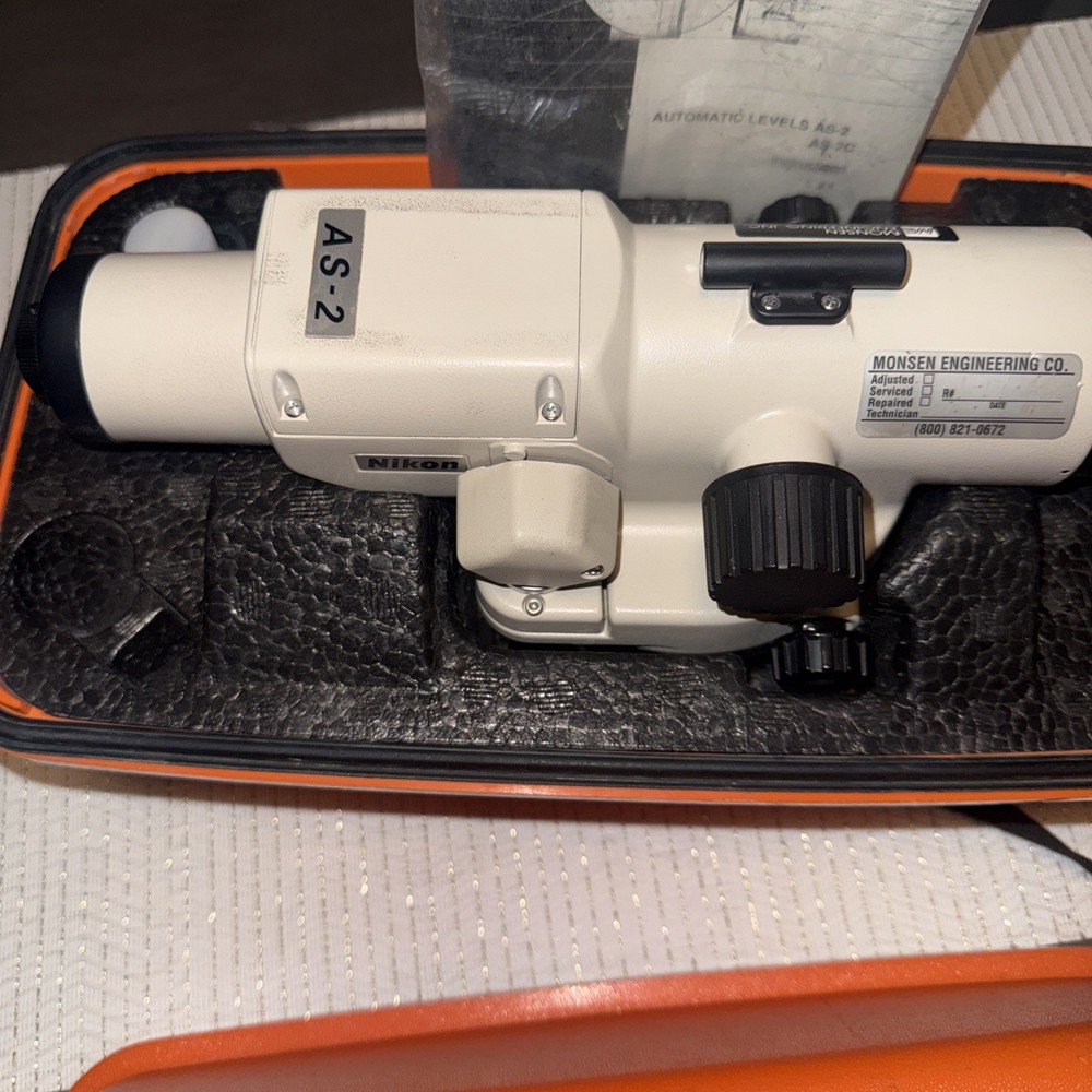 Nikon AS2.(34x) Automatic level W/ Case & Manual