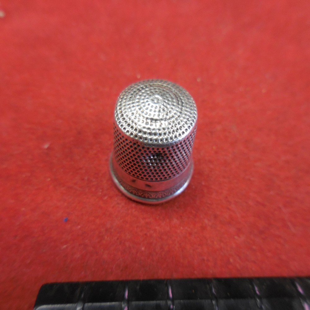 Vintage sterling silver Thimble -tested not marked #a
