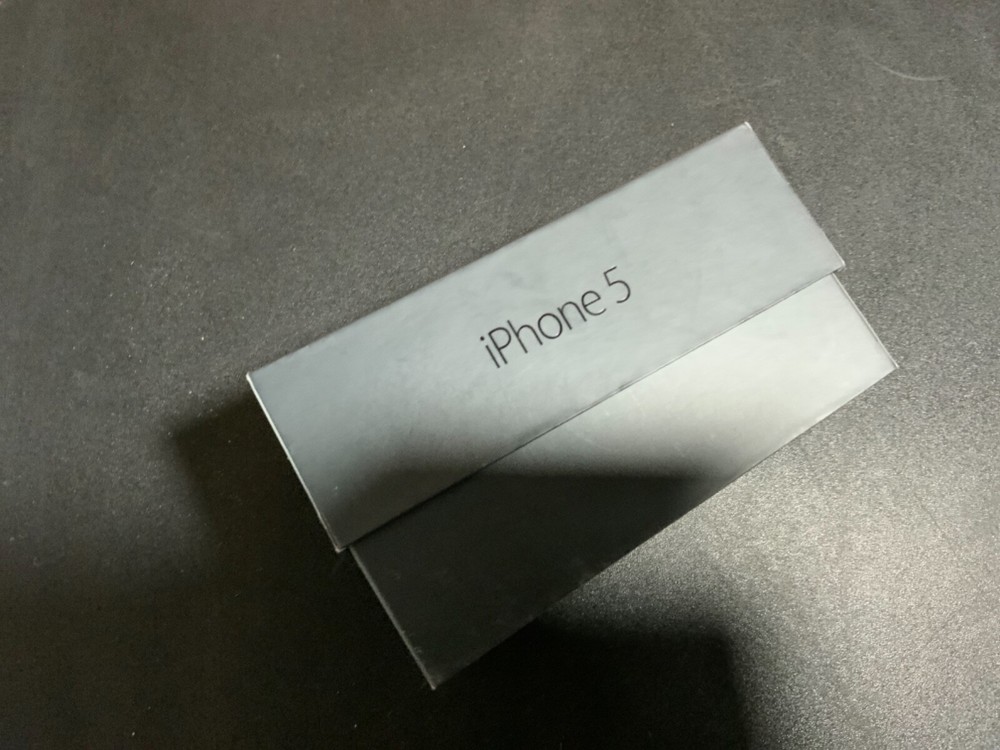 iPhone 5 Black 16GB *EMPTY BOX*