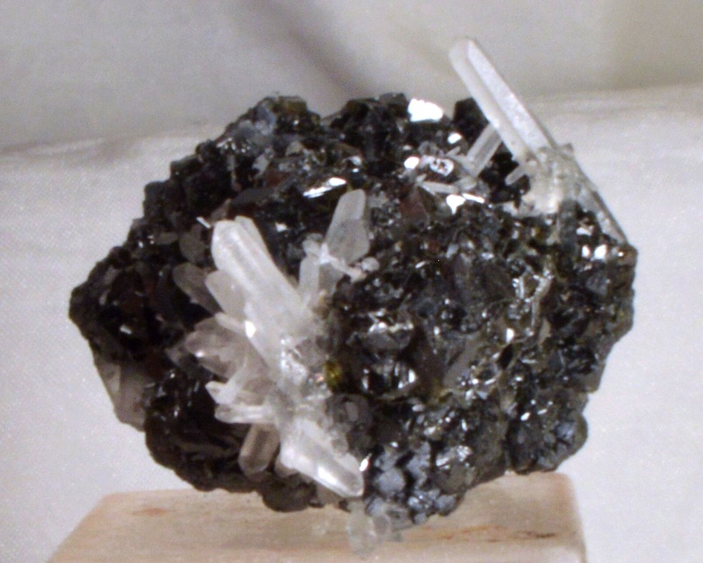 #5269 Sphalerite, Quartz - Bulgaria