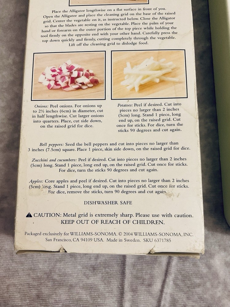 2004 WILLIAMS SONOMA ALLIGATOR VEGETABLE CHOPPER