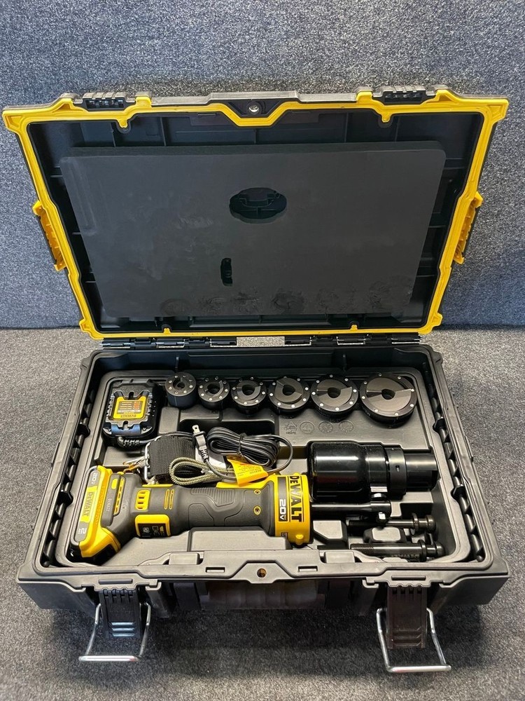 DEWALT DCE600D1K4 20V MAX Hydraulic 1/2"-4" Punch & Die Knockout Tool Kit*