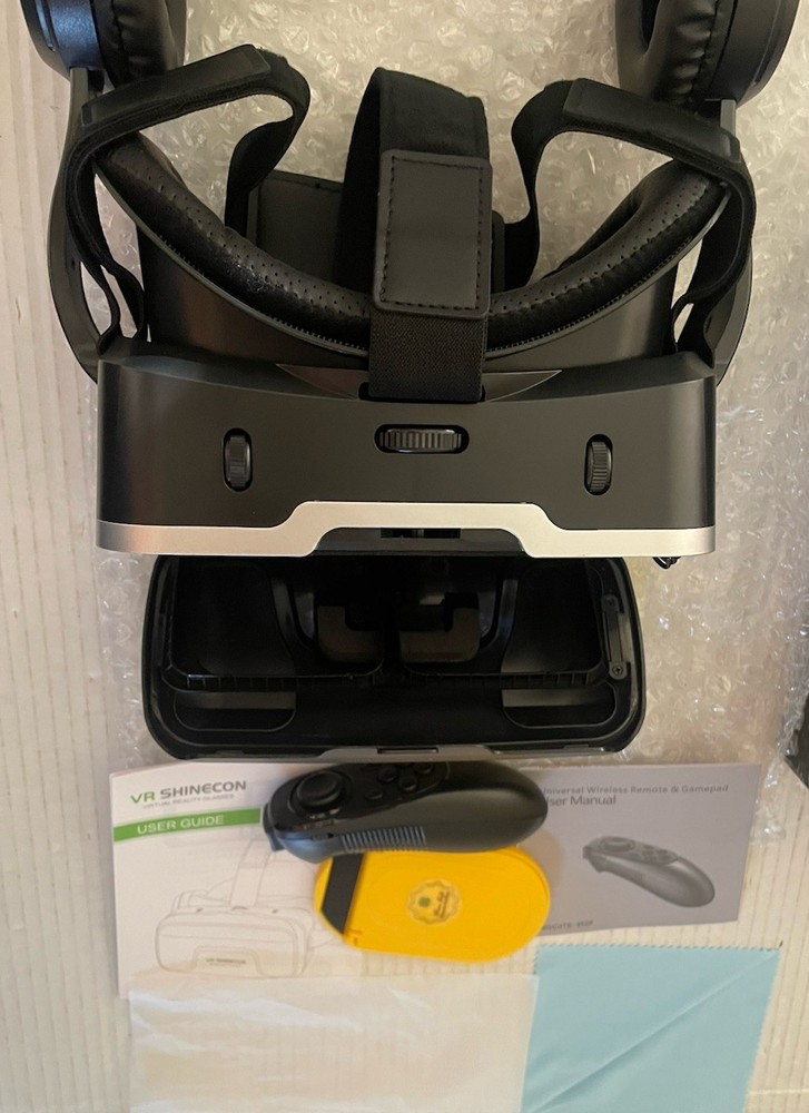Virtual Reality Glasses Headset with Remote Control