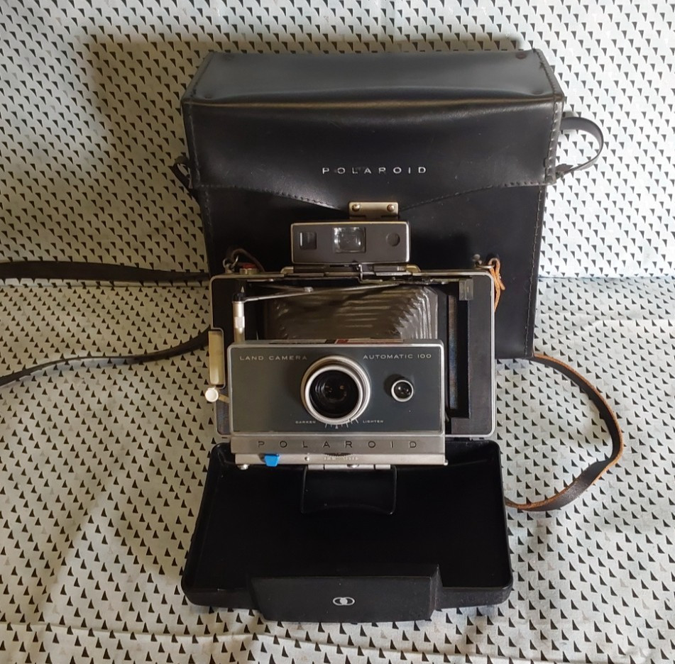 Polaroid Land Camera Model 240-Flash-Leather Straps-Bellows-Case-Paperwork-VTG