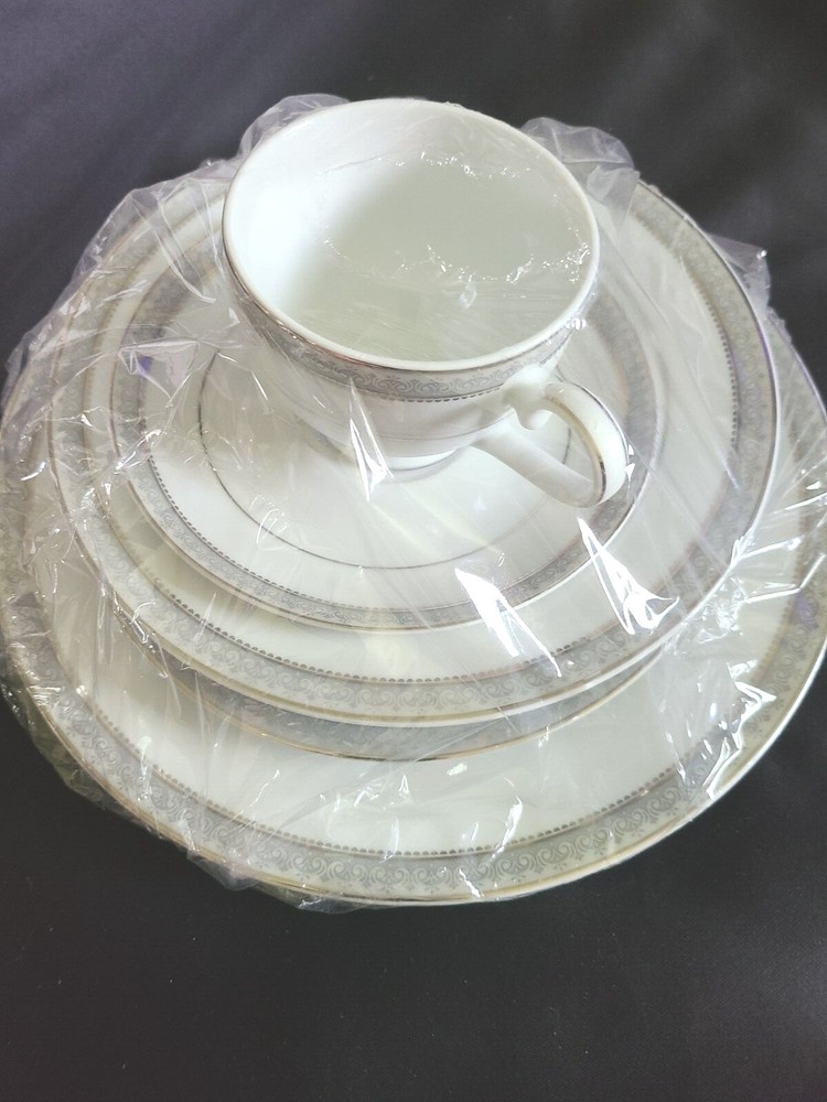 Mikasa® Platinum Crown 5-Piece Place Setting