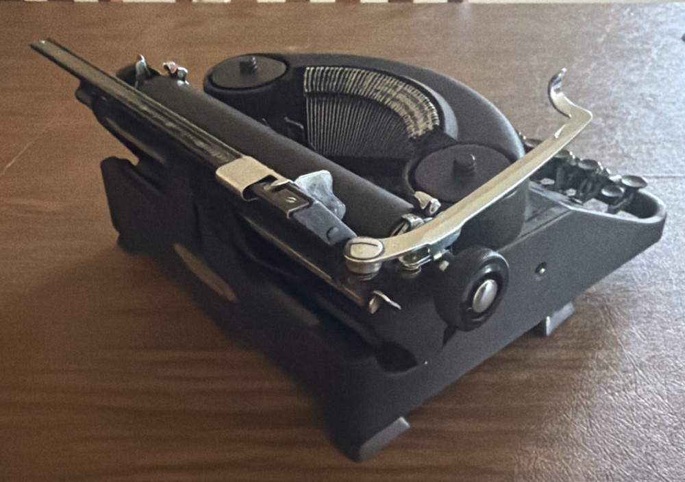 Remington Noiseless Typewriter Model 7 with Case