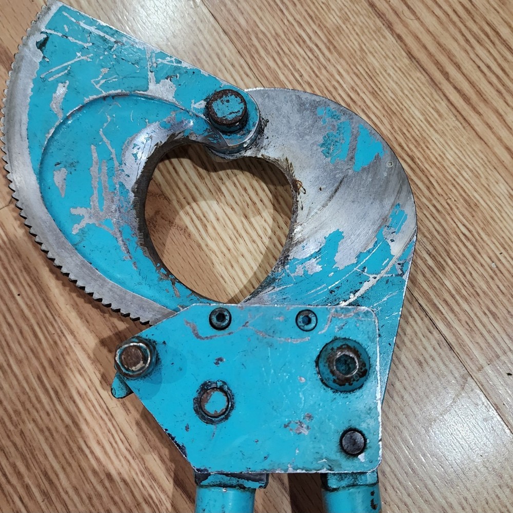 Ratcheting Cable Cutter,