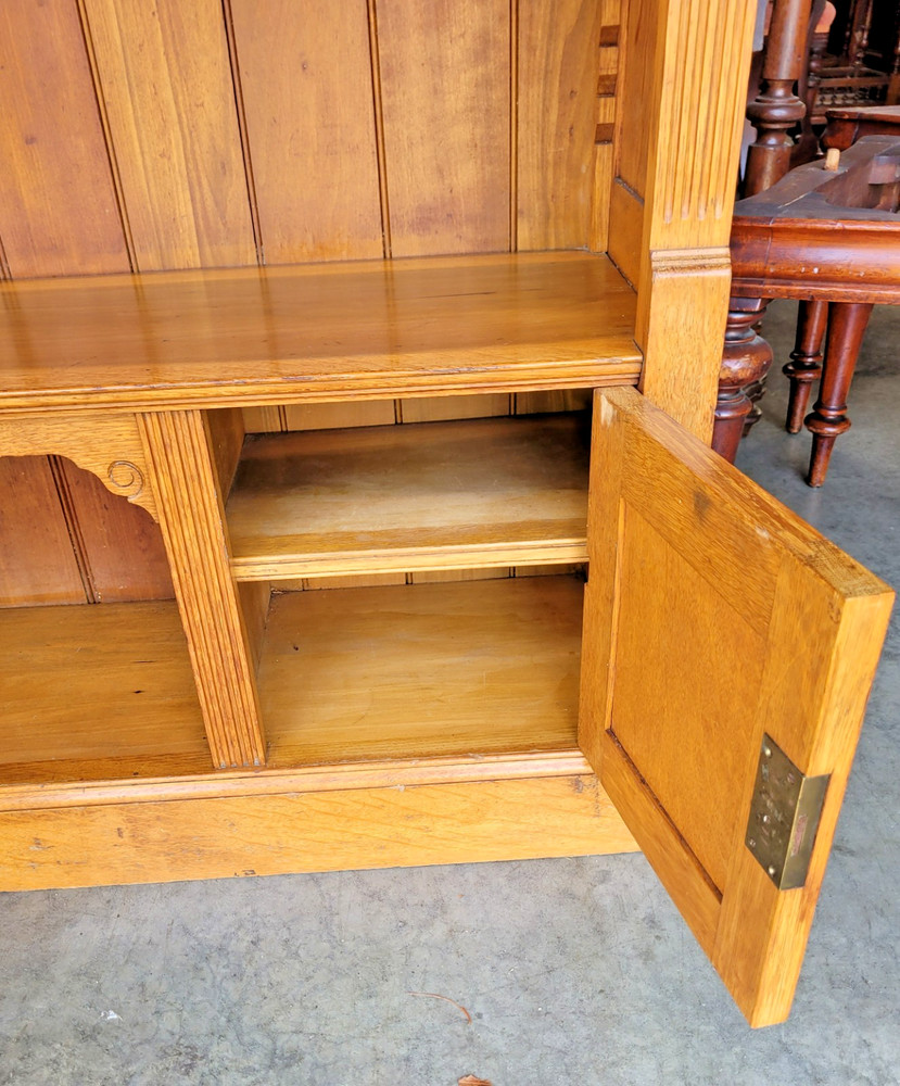 ANTIQUE OAK OPEN BOOKCASE