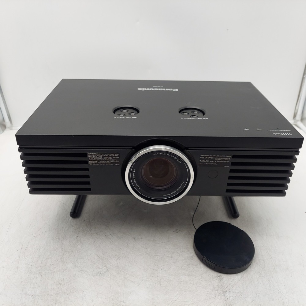 Panasonic PT-AE4000 LCD Projector - FOR PARTS