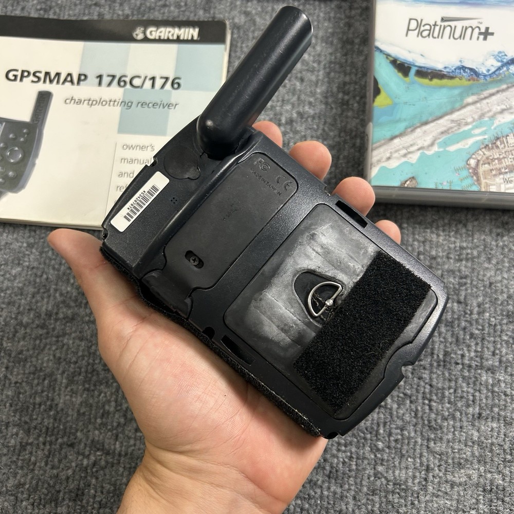 GARMIN GPSMAP 176C Color Marine Chartplotter w/ Cables, Manual Original Box