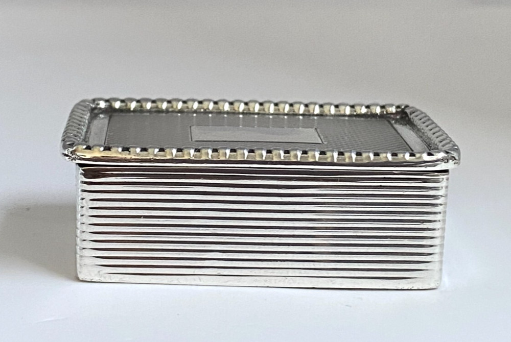 Vintage Heavy Solid Silver Pie Crust Engine Turned Pill Snuff Box Ribbed Sides