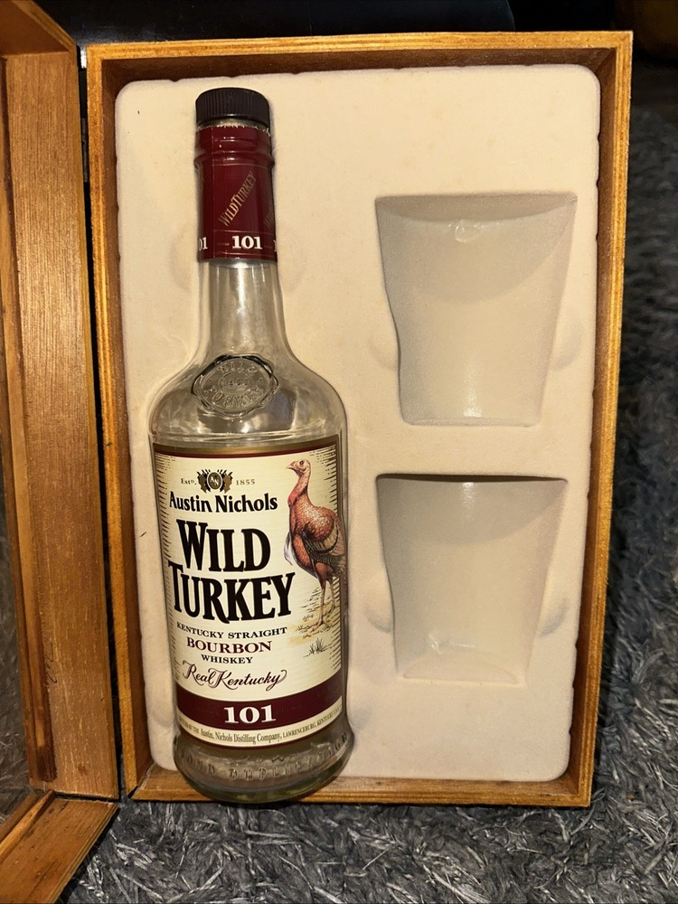 Wild Turkey 101 (750ml) Empty Bottle w/ Gift Set Case 2010 Rare