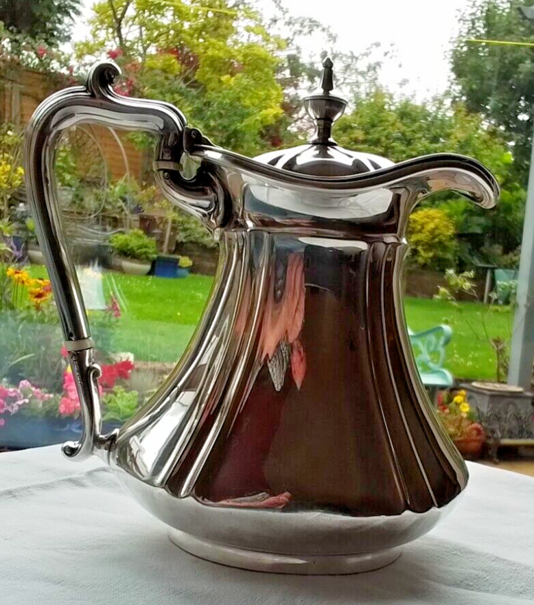 Antique Silver Plate Lidded Jug, Lovely Shape with a Nice Shaped Isolated Handle